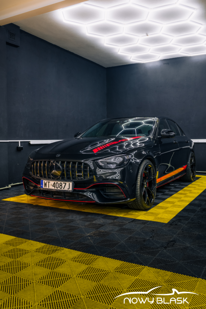 Auto oklejone w pasy