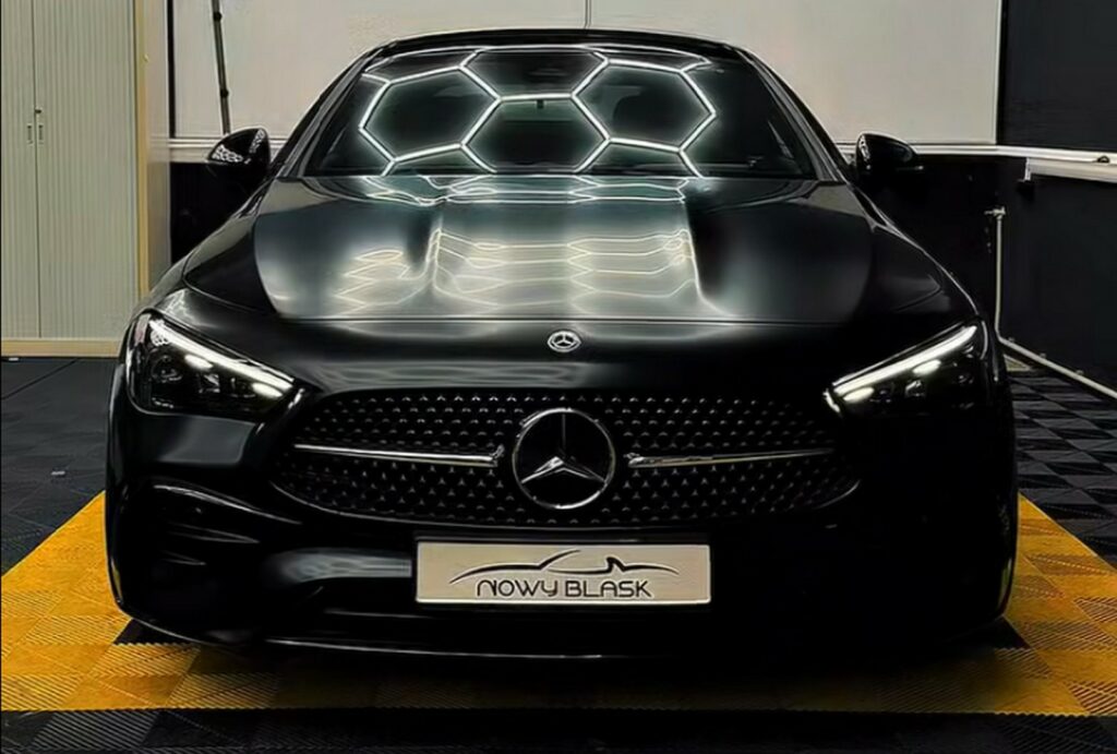 Mrożenie lakieru Mercedes CLE – oklejanie auta folią matową w Markach pod Warszawą