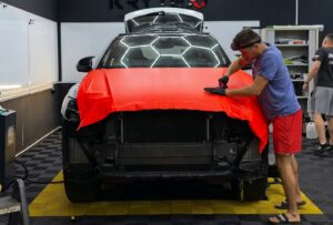 Zmiana koloru Audi folią winylową – oklejanie auta w Markach pod Warszawą