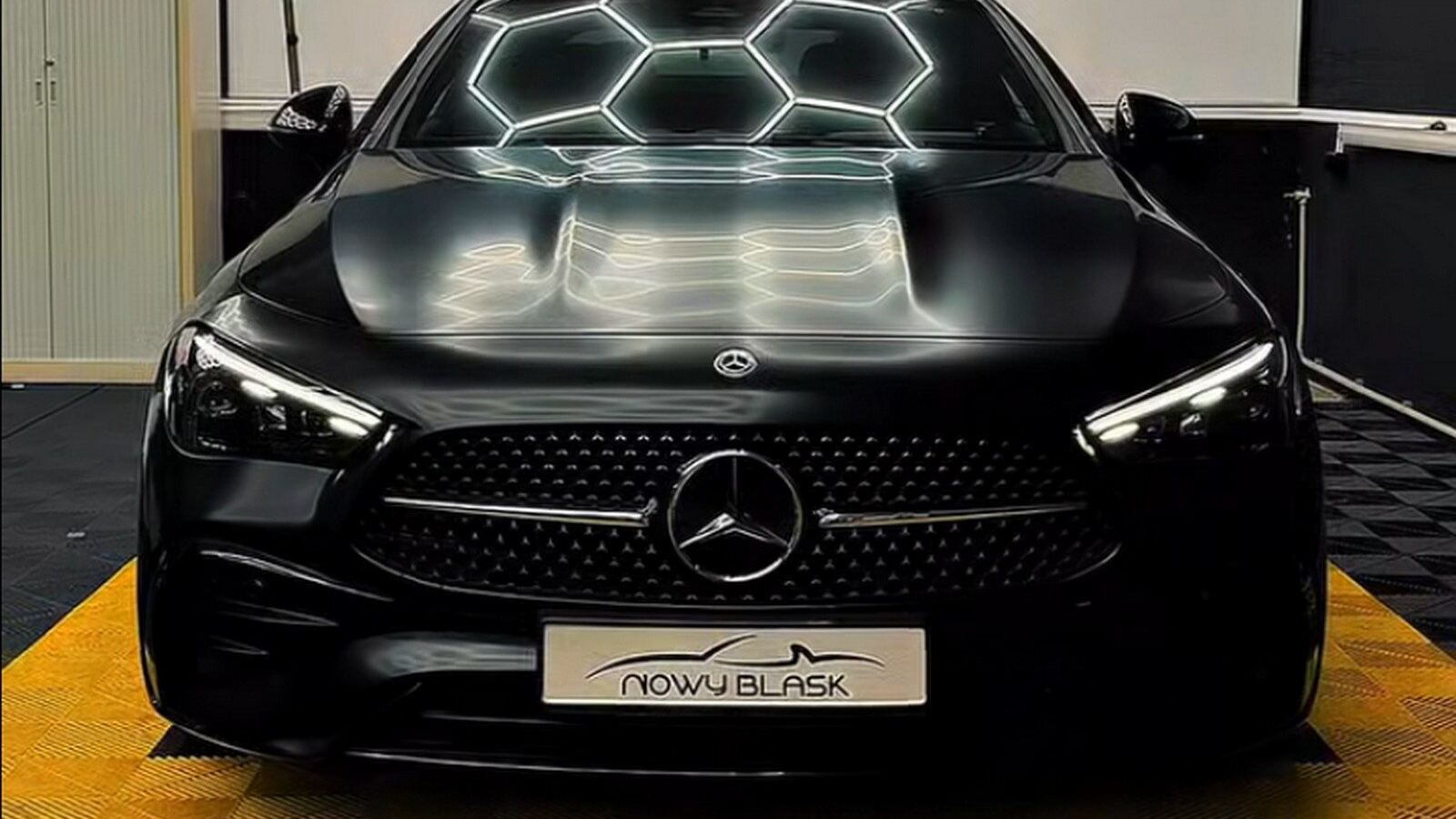 Mrożenie lakieru Mercedes CLE — oklejanie auta folią matową w Markach pod Warszawą