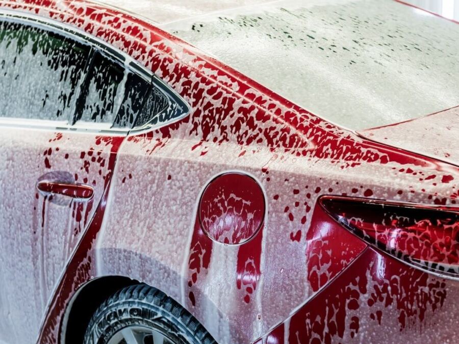 Jak myć auto z powłoką ceramiczną? Kompleksowy przewodnik krok po kroku