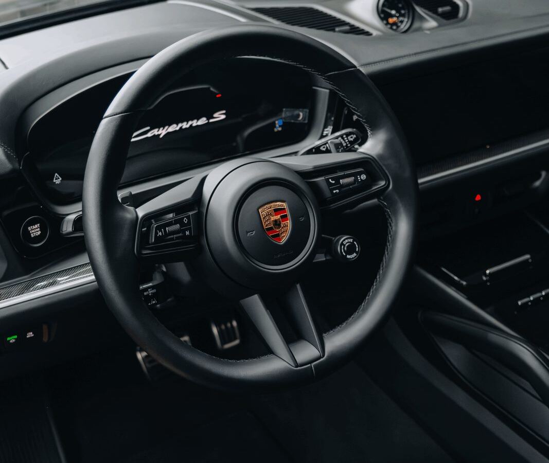 Porsche Cayenne S — detailing wnętrza