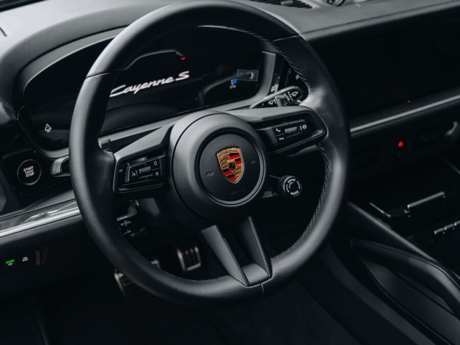 Porsche Cayenne S — detailing wnętrza
